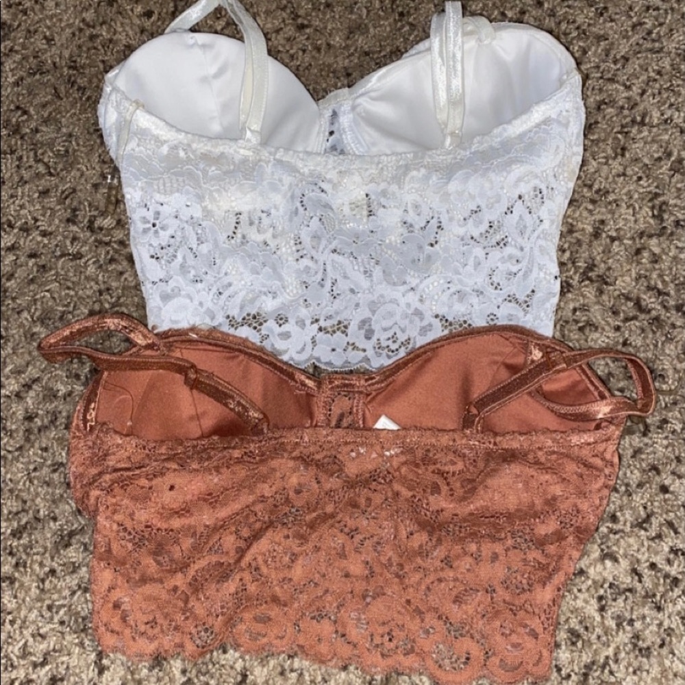 4 bralette(s)